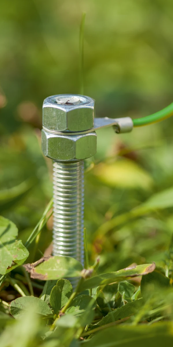 Împământare gard electric