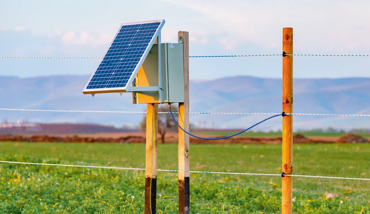 Aparat gard electric DL 4500, 4,5 Joule, cu sistem solar 30 W