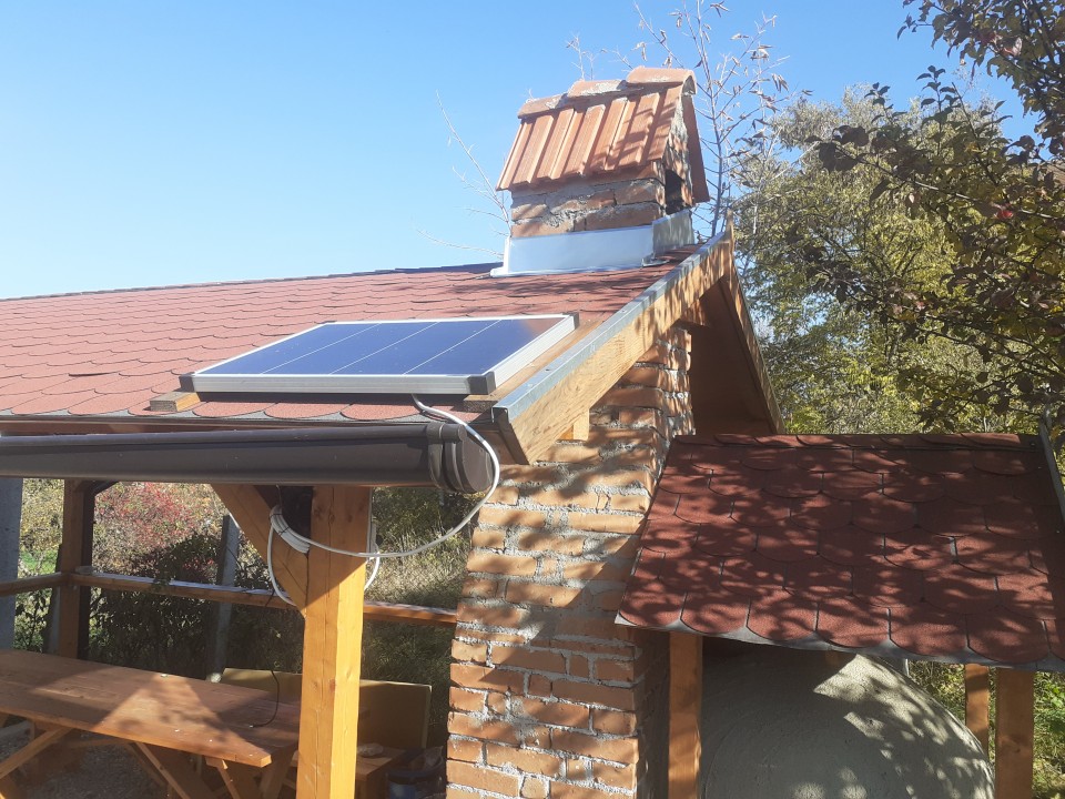 Recenzie produs - Sistem de iluminat solar 50 W cu 4 becuri - agroelectro.ro