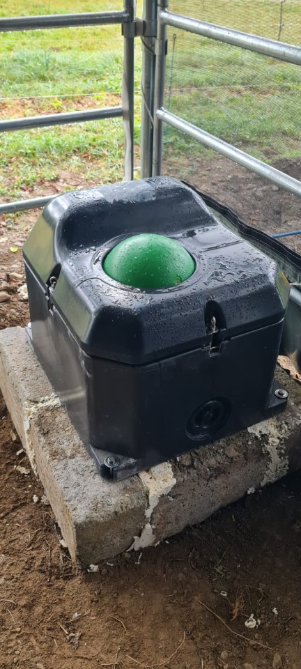 Recenzie produs - Adăpătoare anti-îngheț cu bilă, pentru bovine și cabaline, 40 litri - agroelectro.ro