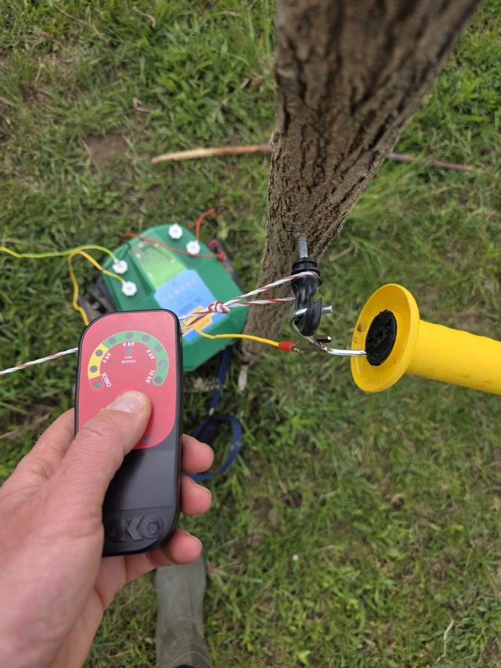 Recenzie produs - Tester 1-10 kV, fără împământare, AKO - agroelectro.ro
