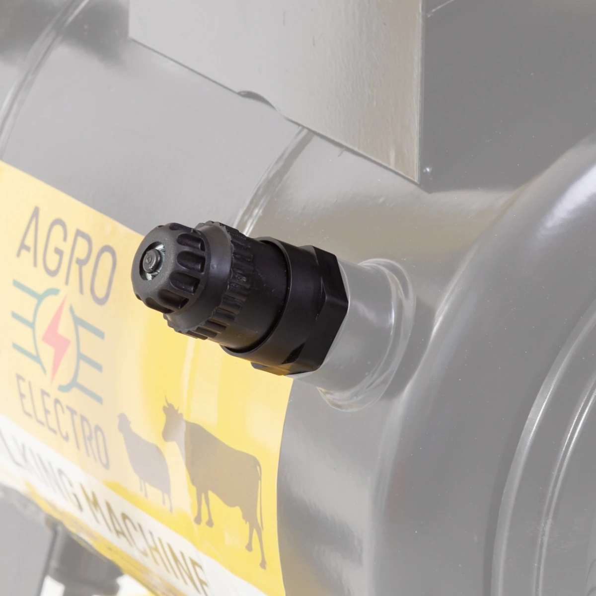 Regulator pentru rezervorul de vid