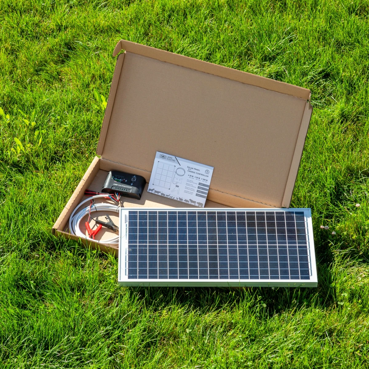 Panou solar monocristalin 30 W, cu regulator de încărcare
