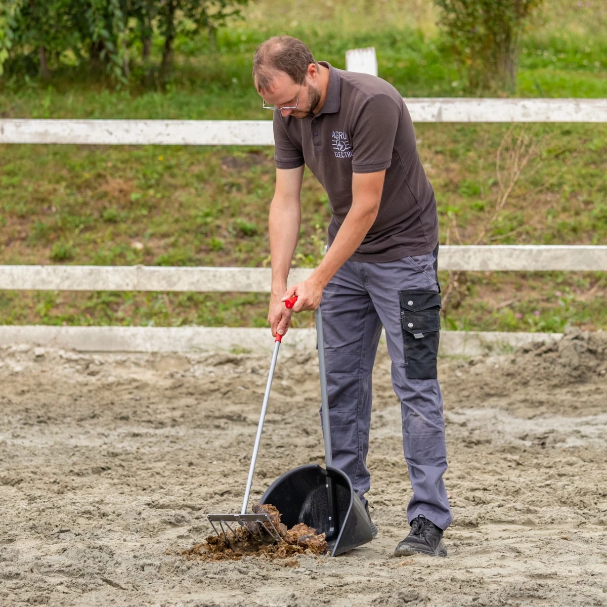 Lopată Mistboy cu greblă, negru, 75 cm :: Negru
