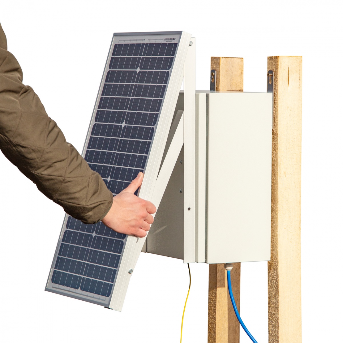 Aparat gard electric compact DL 3200 cu sistem solar 30 W și acumulator 12 V