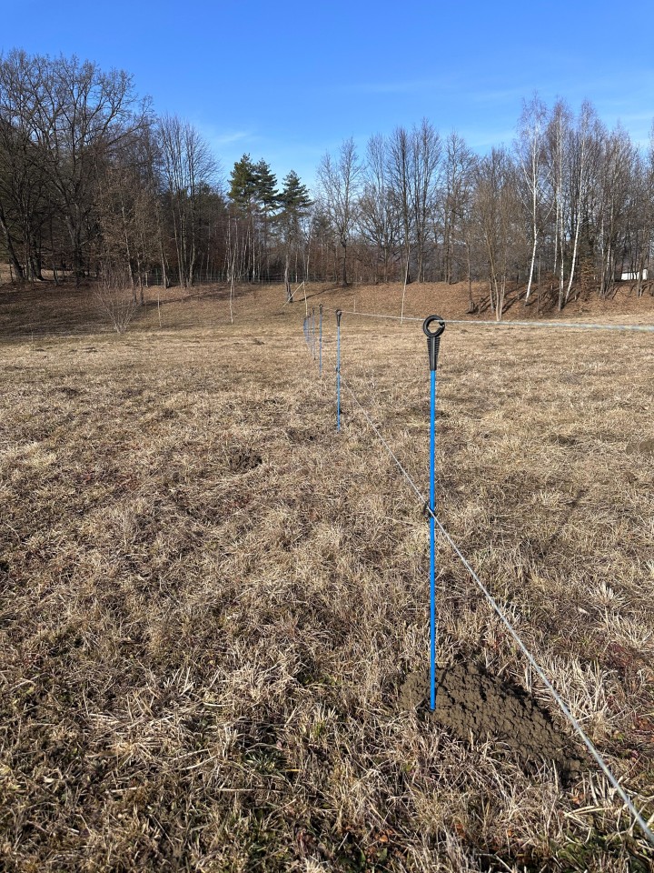 Recenzie produs - Stâlp din fibră de sticlă, AKO Oval Premium, 110 cm, albastru - agroelectro.ro