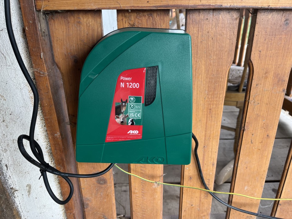 Recenzie produs - Aparat gard electric AKO Power N 1200, 230 V, 1,2 Joule - agroelectro.ro