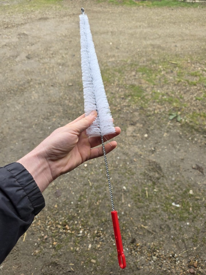 Recenzie produs - Perie de curățare manșoane - agroelectro.ro