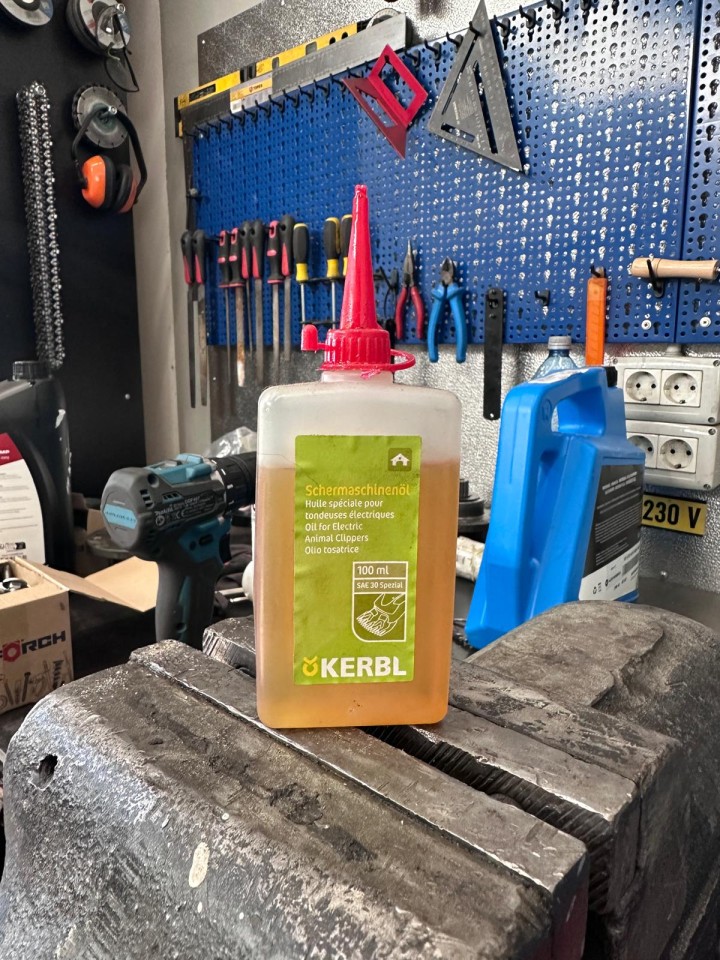 Recenzie produs - Ulei de ungere cuțite mașini de tuns, 100 ml - agroelectro.ro