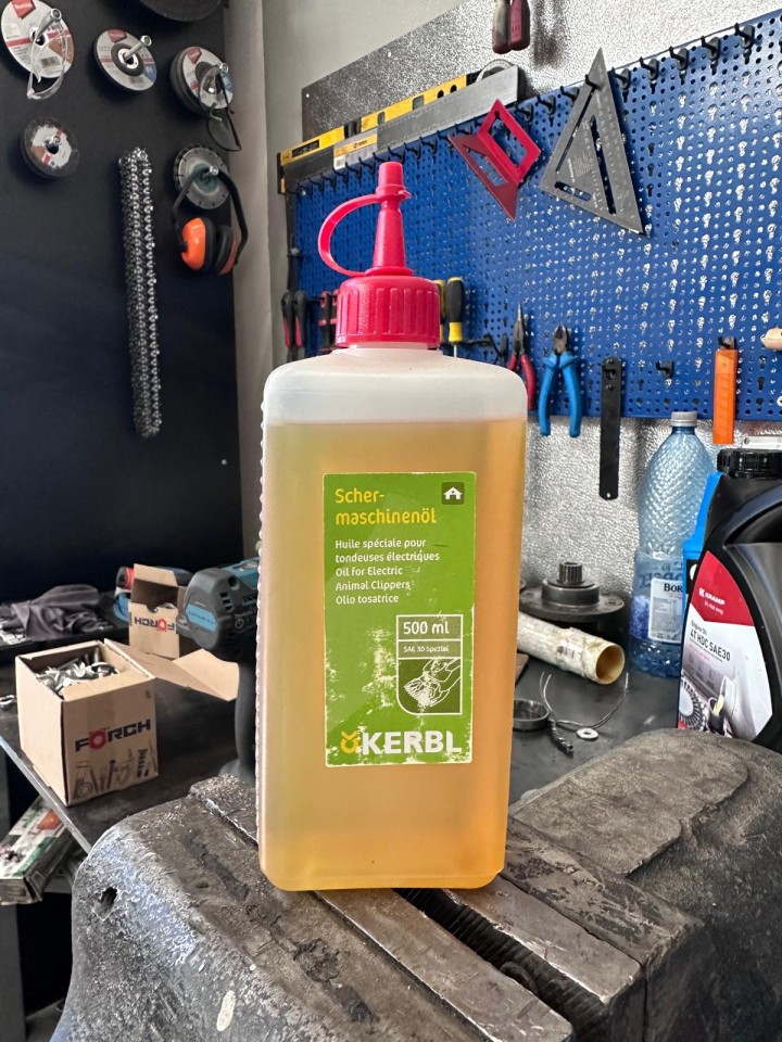 Recenzie produs - Ulei de ungere cuțite mașini de tuns, 500 ml - agroelectro.ro