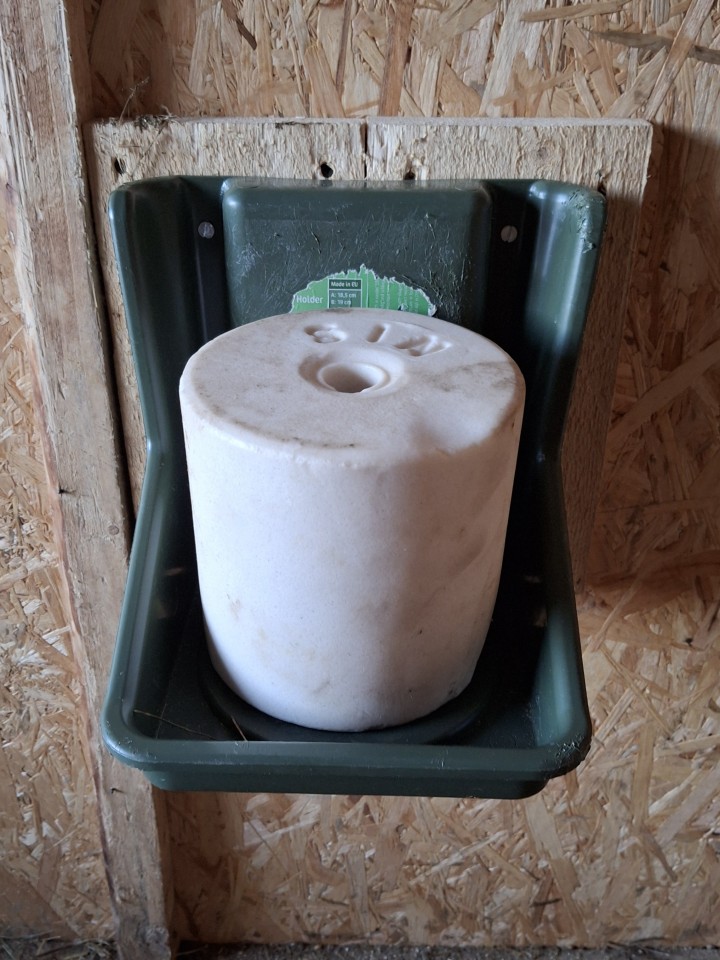 Recenzie produs - Suport pentru sare, verde închis - agroelectro.ro