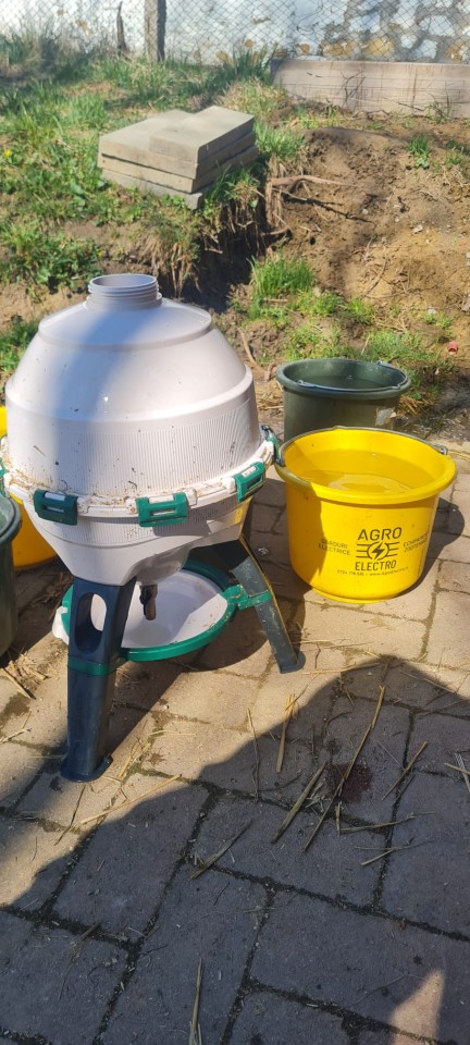 Recenzie produs - Adăpătoare premium pentru păsări, Optimus, 25 litri - agroelectro.ro