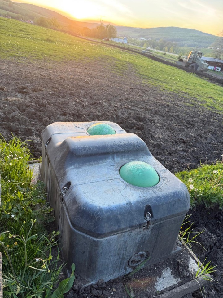 Recenzie produs - Adăpătoare dublă anti-îngheț cu bile, pentru bovine și cabaline, 100 litri - agroelectro.ro