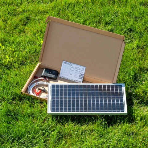 Panou solar monocristalin 30 W, cu regulator de încărcare