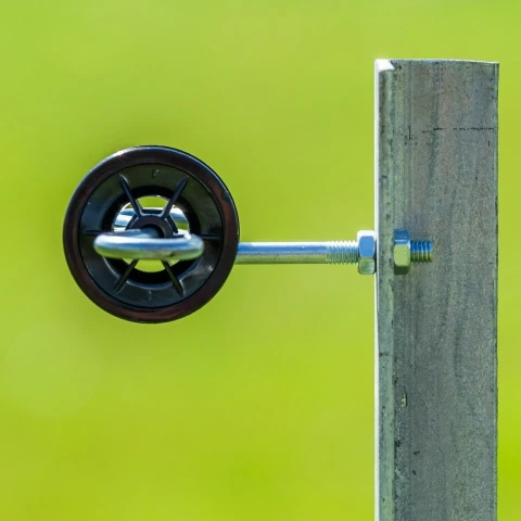 Izolator poartă, cu picior metric M6