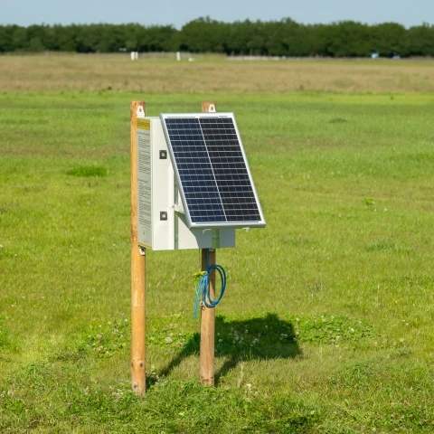 Aparat gard electric compact DL 3200 cu sistem solar 30 W