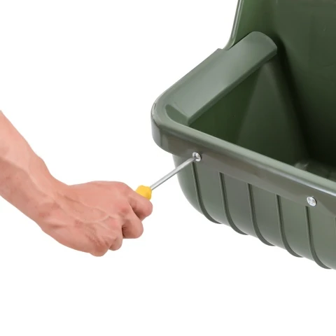 Hrănitoare din plastic pentru vaci, cu margine de protecție, 15 litri