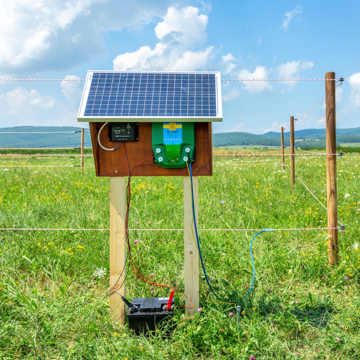 Aparat gard electric DL 7200, 7,2 Joule, cu sistem solar 30 W
