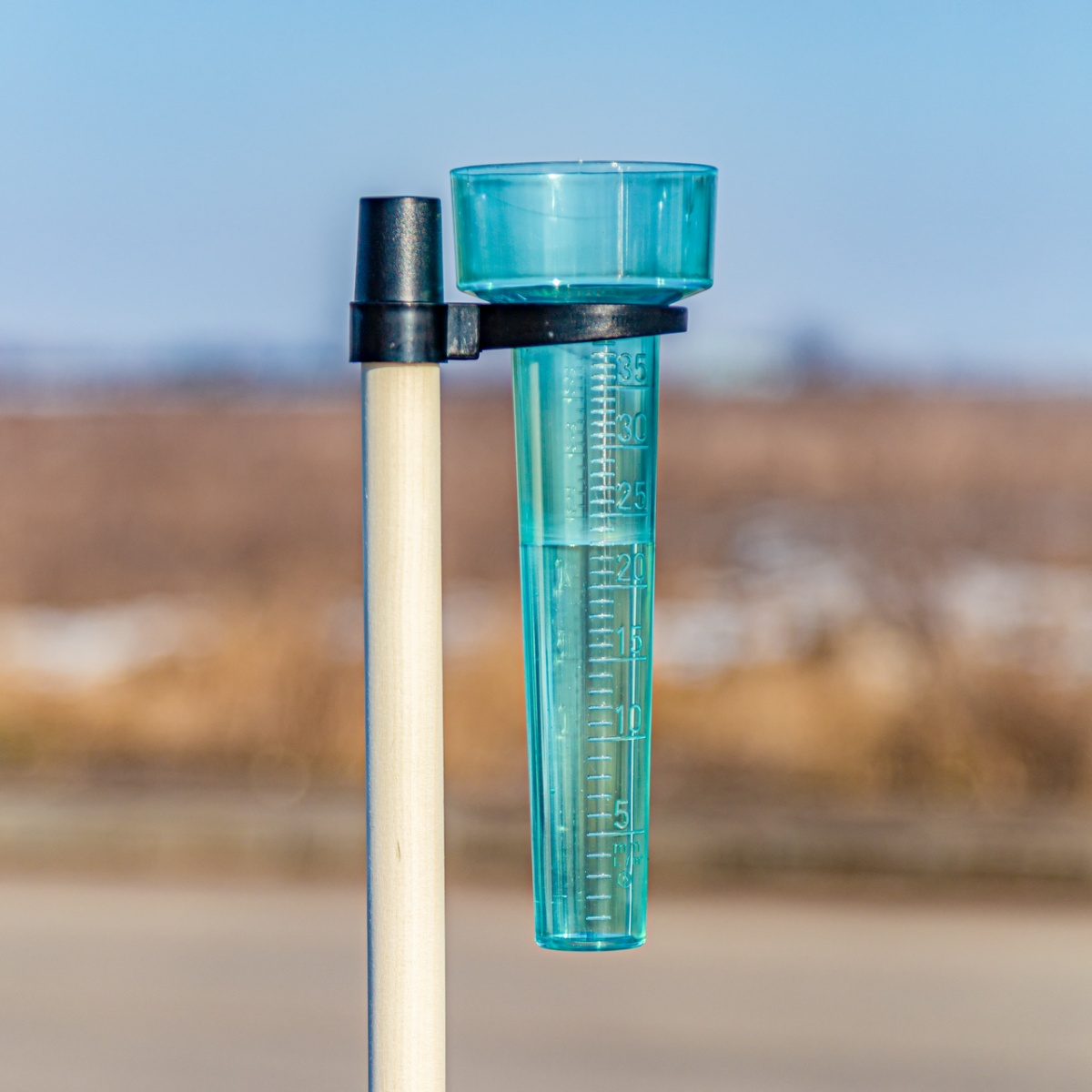 Pluviometru 40 l/m², cu gradații de 1 ml