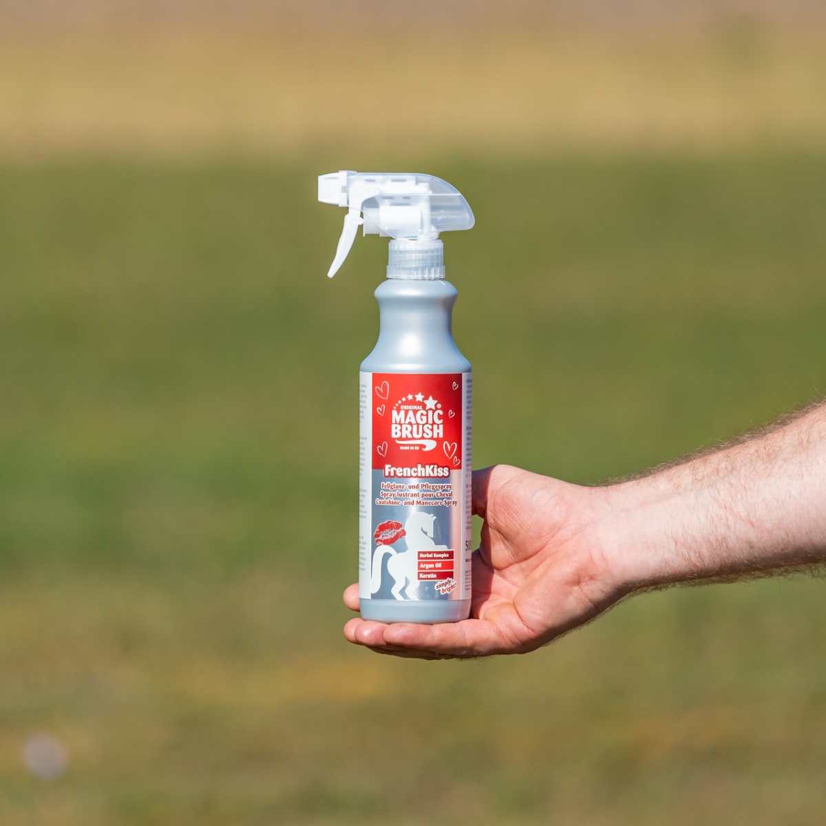 Spray pentru îngrijirea coamei, aromă FrenchKiss, MagicBrush, 500 ml