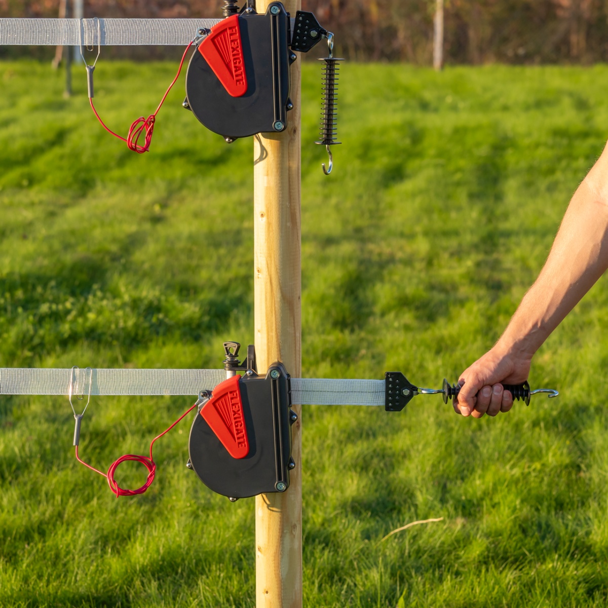 Set poartă cu bandă 40 mm pentru gard electric, Ako Flexigate, 7,5 m