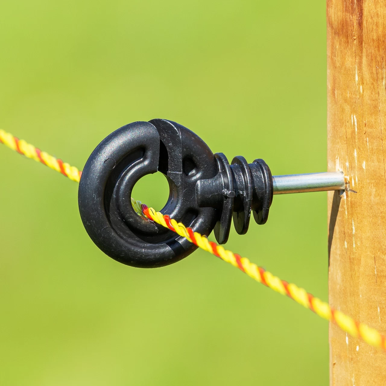 Izolator inelar, cu holțșurub, 1 buc.